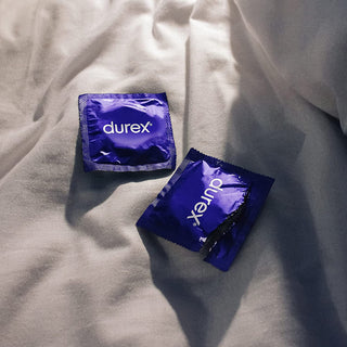 Durex Extended Pleasure Condoms (Lifestyle shot)